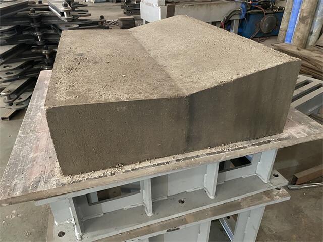 Hollow block and interlocking paver mould